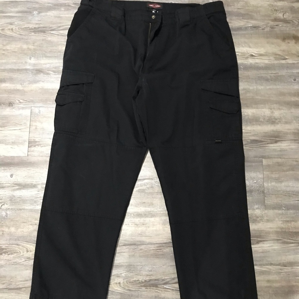Men’s black tactical pants